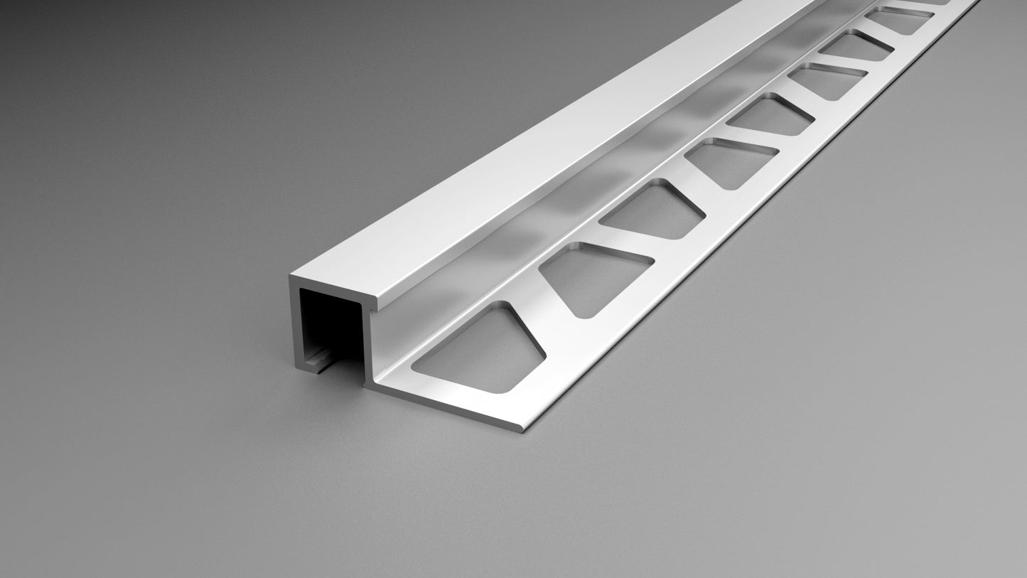 Aluminium-Fliesenprofil in Quadratoptik in der Oberfläche silber eloxiert mit gestanztem Schenkel.