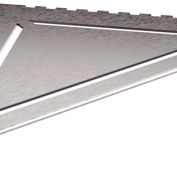 in die Fliesenfuge einschiebbare Duschablage Nova aus Edelstahl geschliffen. Stärke 1 mm. Design mit dreieckig angeordneten Schlitzen. Sicht seitlich von links.