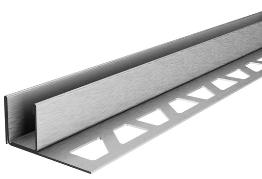 U-Glasträgerprofil in der Oberfläche Edelstahl geschliffen. Rückansicht mit gelochtem Schenkel.