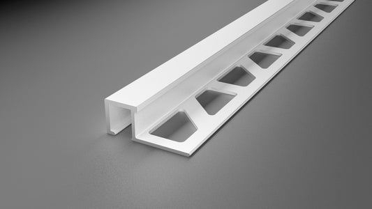 Aluminium-Fliesenprofil in Quadratform in der Oberfläche weiß pulverbeschichtet mit gestanztem Schenkel.