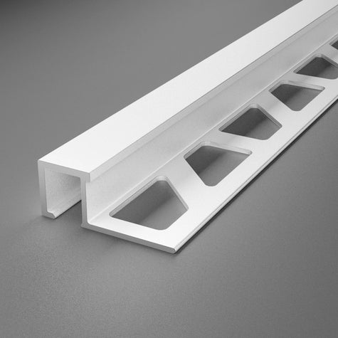 Aluminium-Quadratprofil in der Oberfläche weiß pulverbeschichtet mit gestanztem Schenkel.