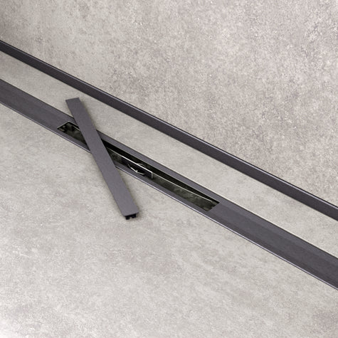 Anthrazit-Duschrinne Pera mit offener Linienentwässerung in bodengleicher Dusche