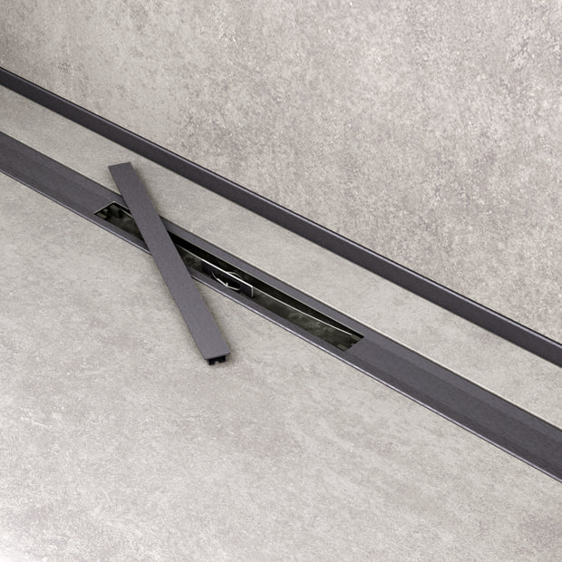Anthrazit-Duschrinne Pera mit offener Linienentwässerung in bodengleicher Dusche