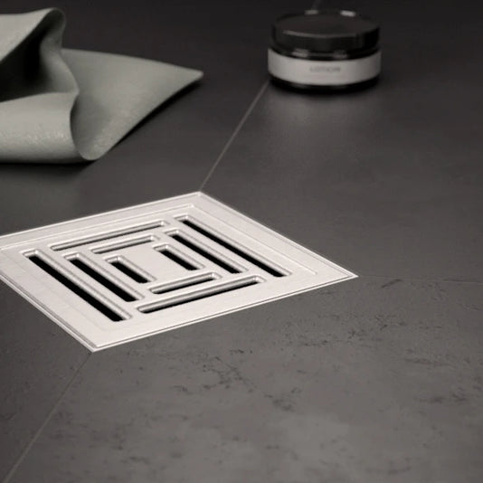 Flacher Bodenablauf mit Sichtrost Unica in modernem Duschboden